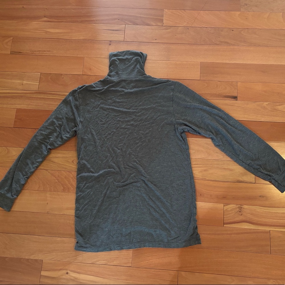 Gray Uniqlo Turtleneck
